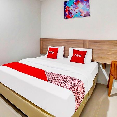 Oyo 91211 Mega Comfort Guest House 棉兰 外观 照片
