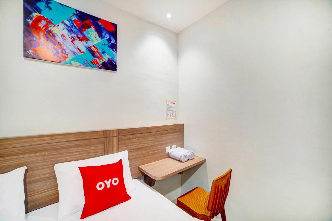 Oyo 91211 Mega Comfort Guest House 棉兰 外观 照片