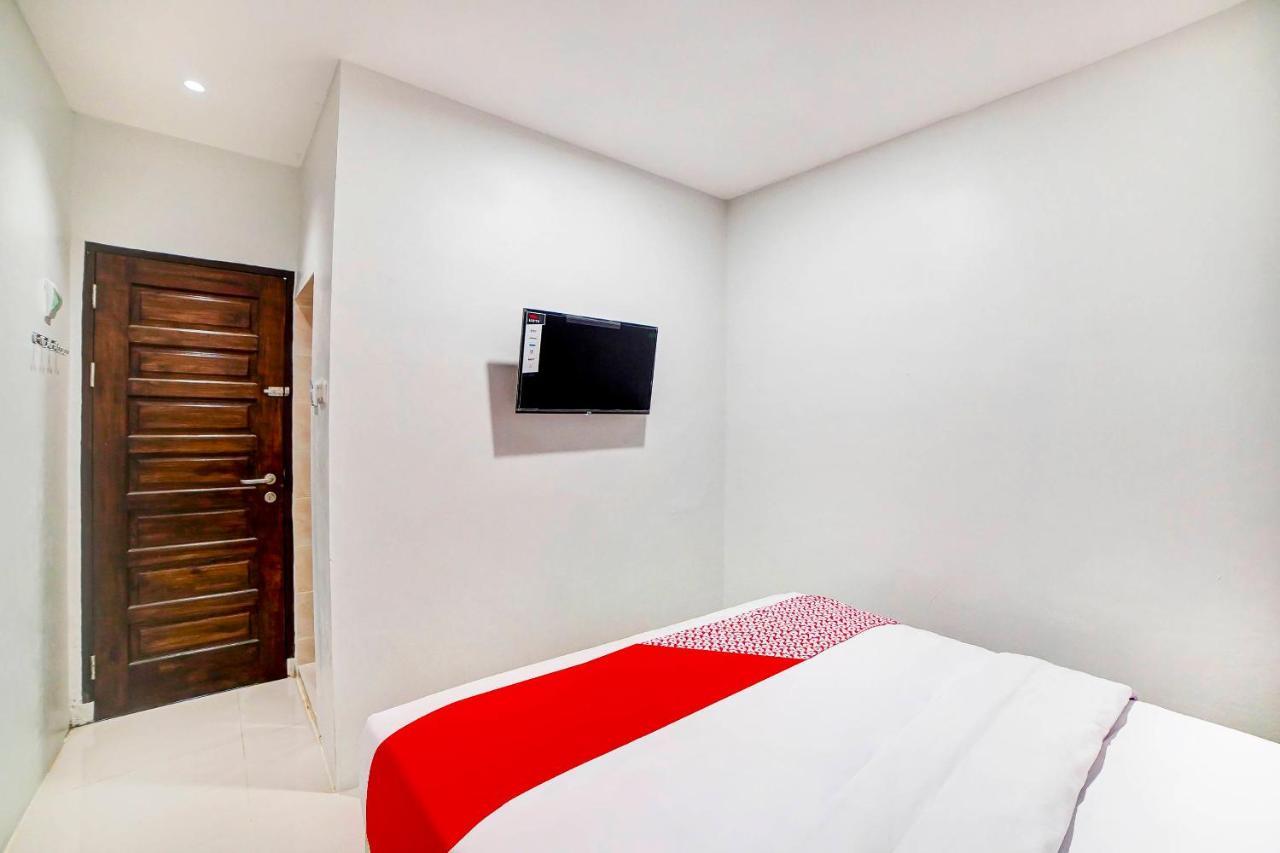 Oyo 91211 Mega Comfort Guest House 棉兰 外观 照片