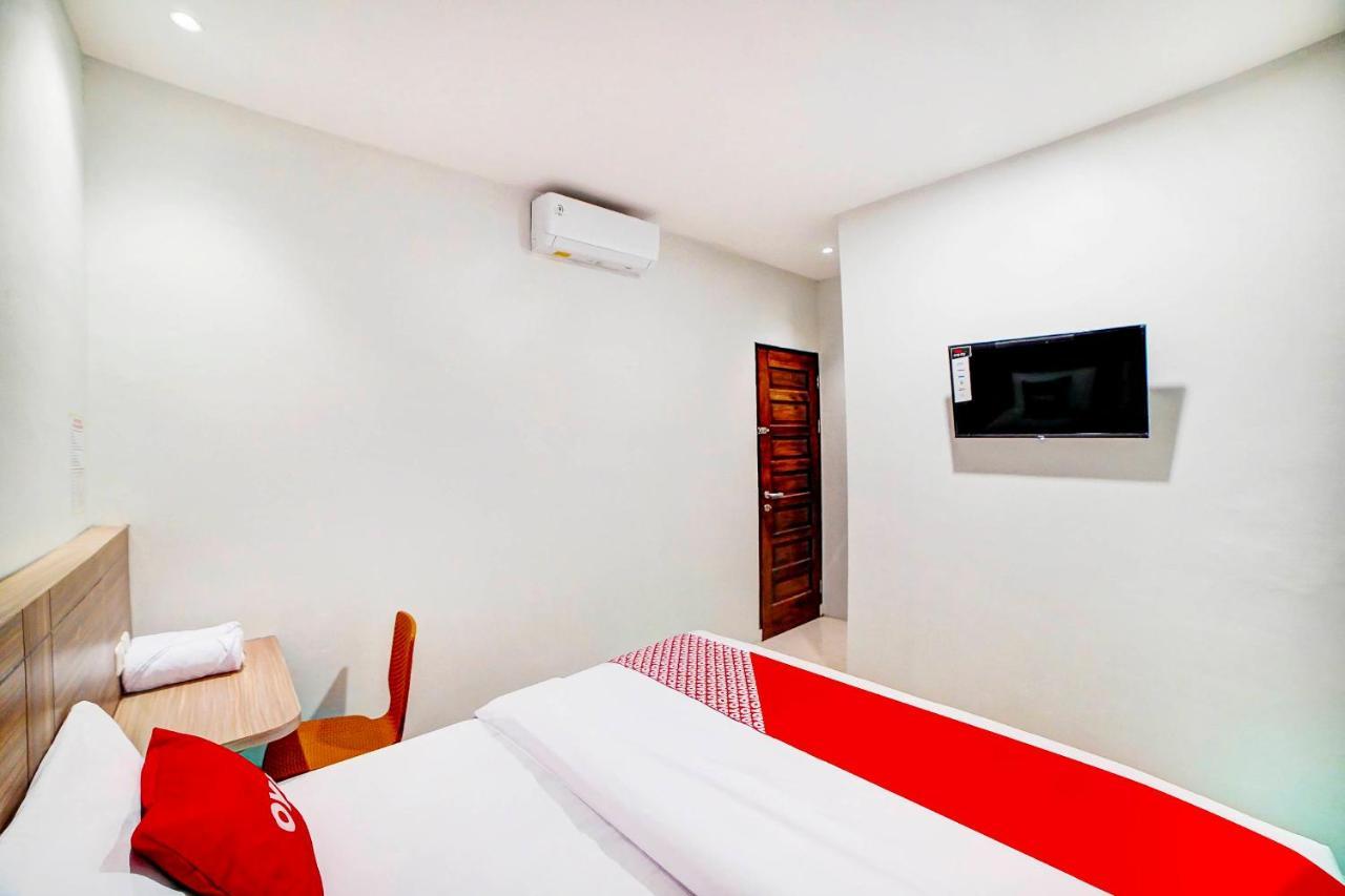 Oyo 91211 Mega Comfort Guest House 棉兰 外观 照片