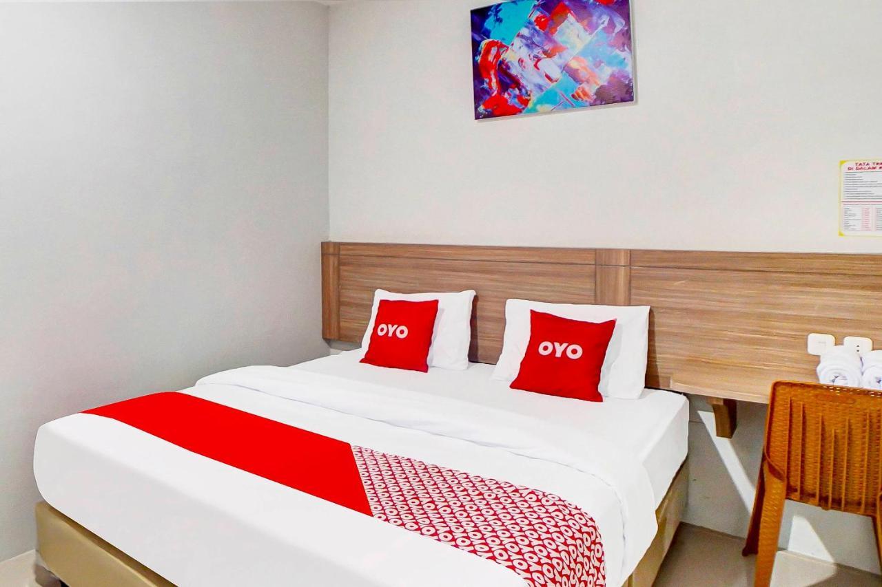 Oyo 91211 Mega Comfort Guest House 棉兰 外观 照片